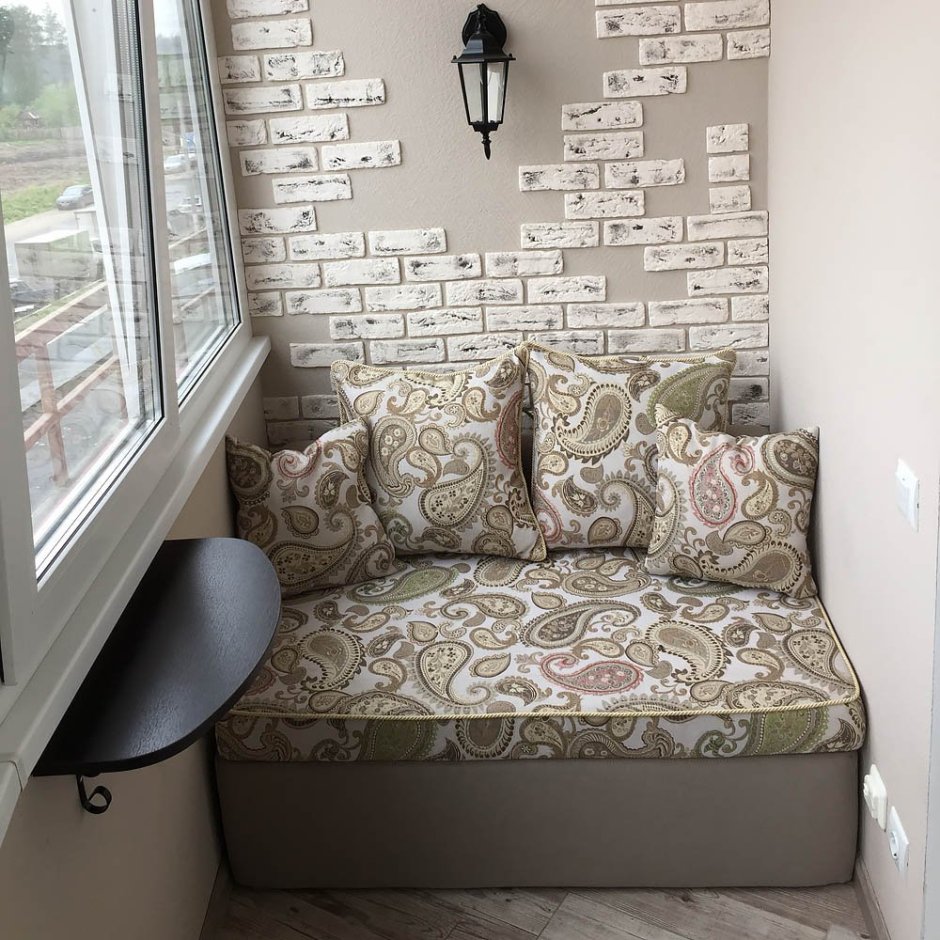 Маленький диван на балкон