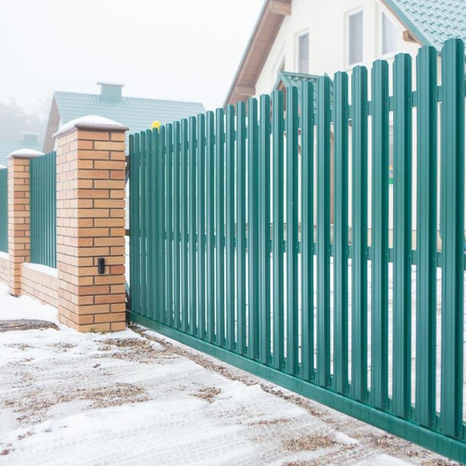 М-образный штакетник рал 6005