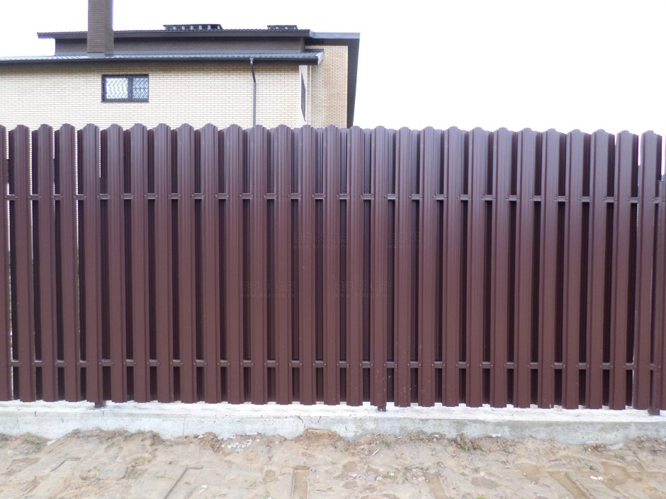 Штакетник металлический для забора двухсторонний