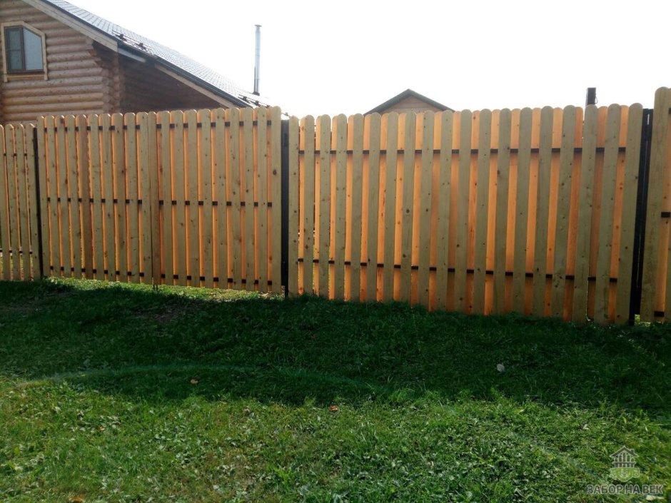 Калитка из штакетника деревянного