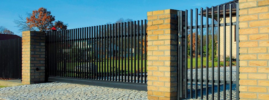 Современный забор из профильной трубы