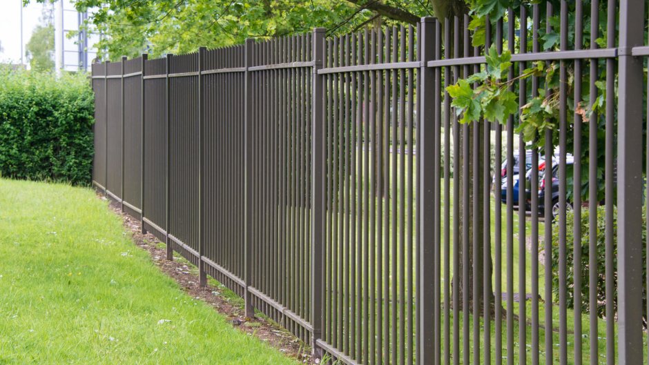 Железный забор