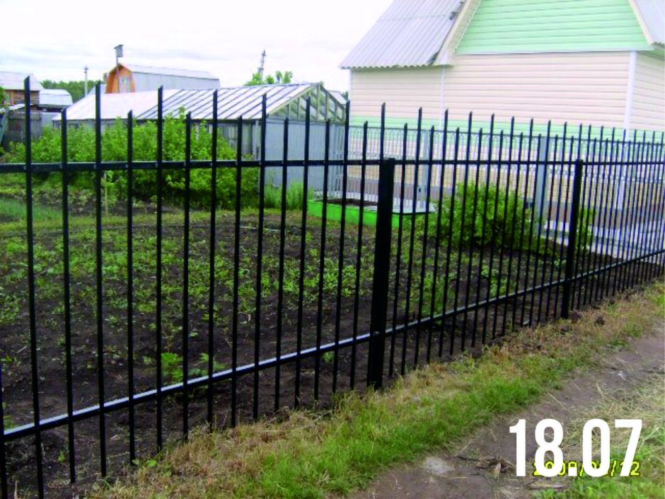Забор из профильной трубы
