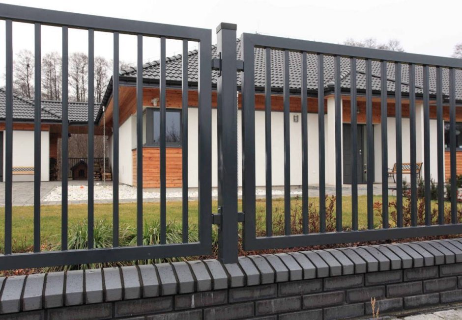 Забор из профиля металлического