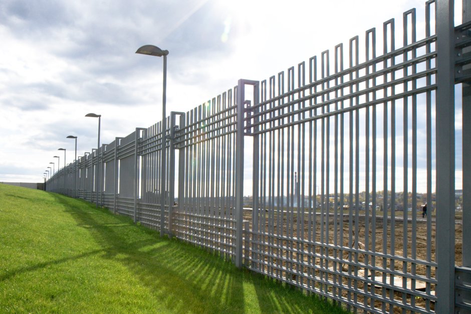 Забор из металла