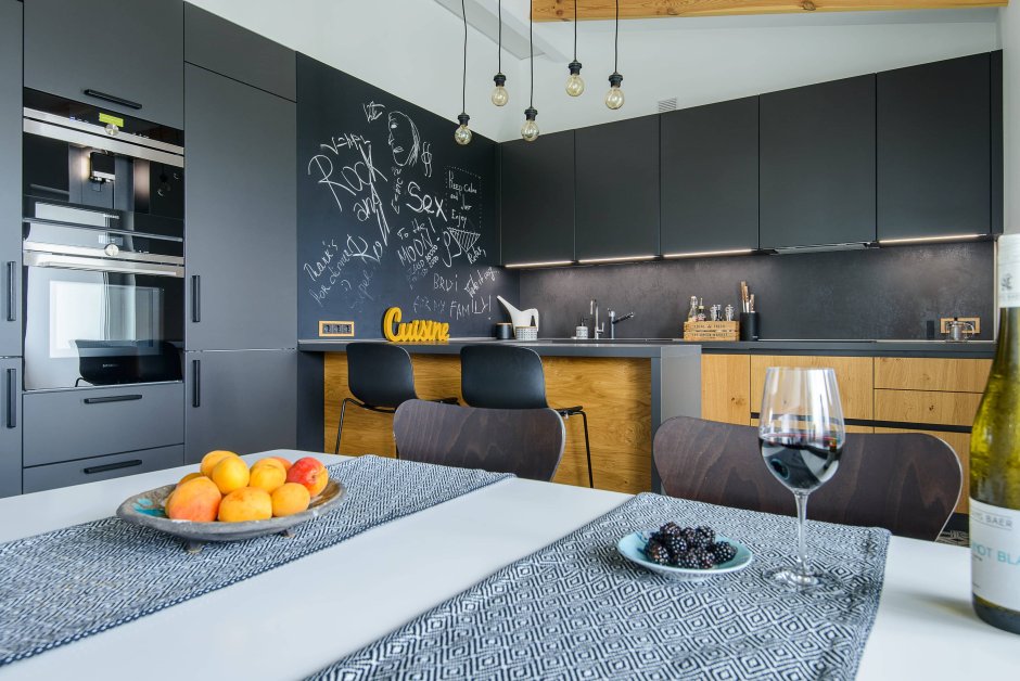 Кухни 2022 темные