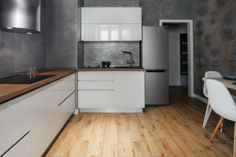 Серые стены на кухне