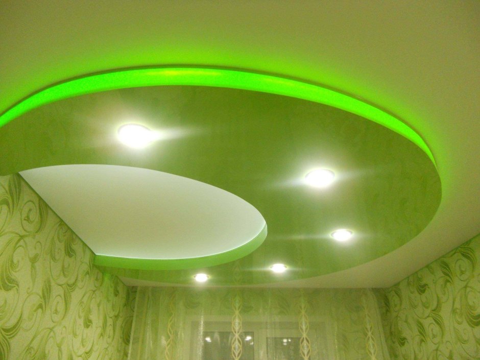 Салатовый натяжной потолок