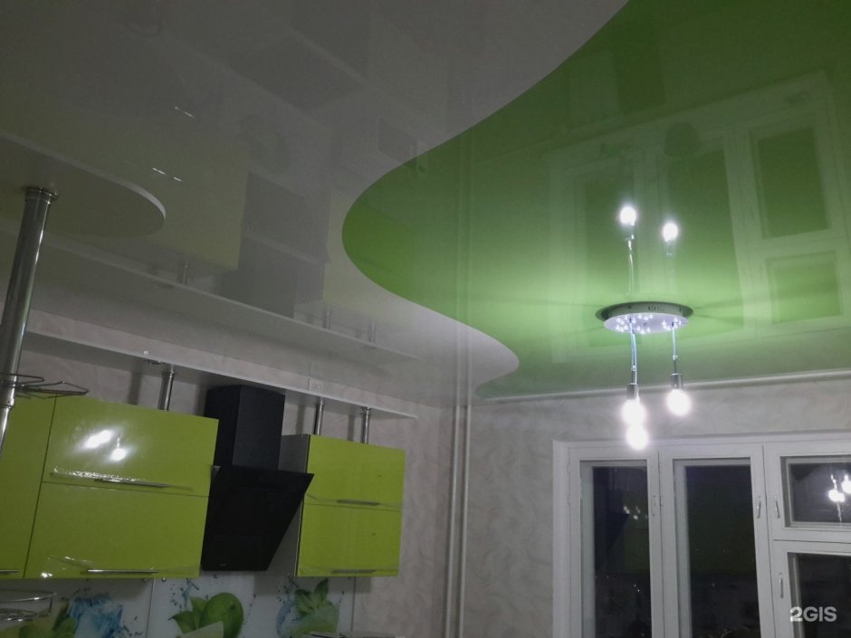 Натяжной потолок салатовый с белым