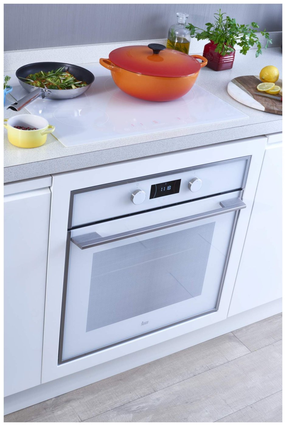 Электрический духовой шкаф Teka HLB 840 White
