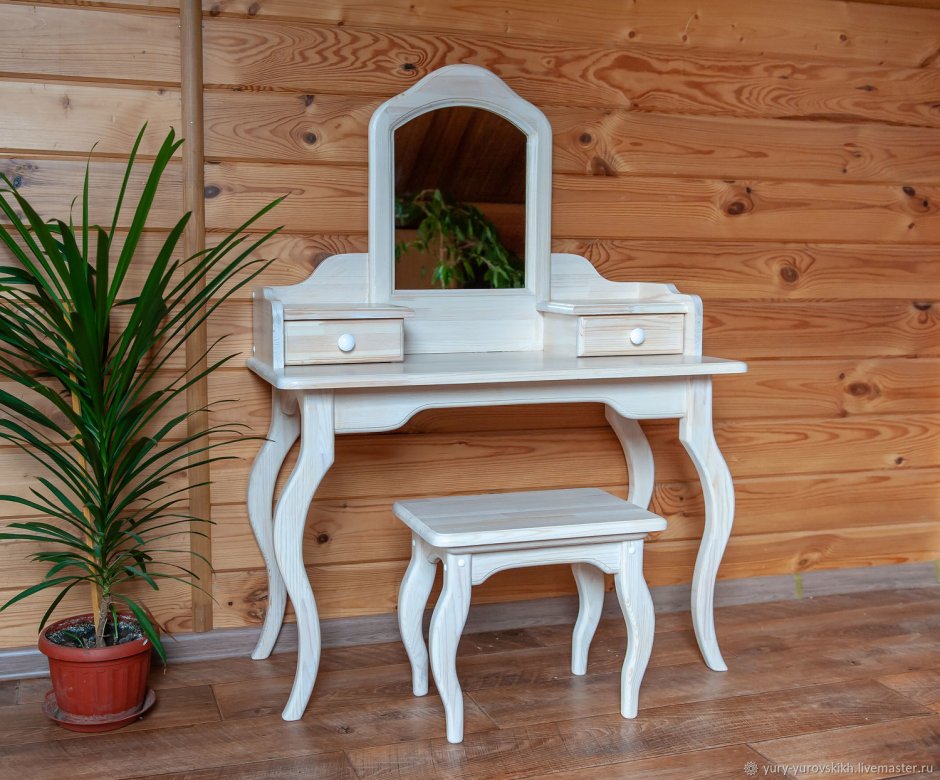 Стол туалетный Милано из массива сосны