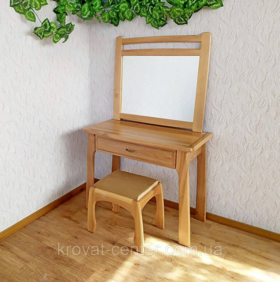 Туалетный столик дерево