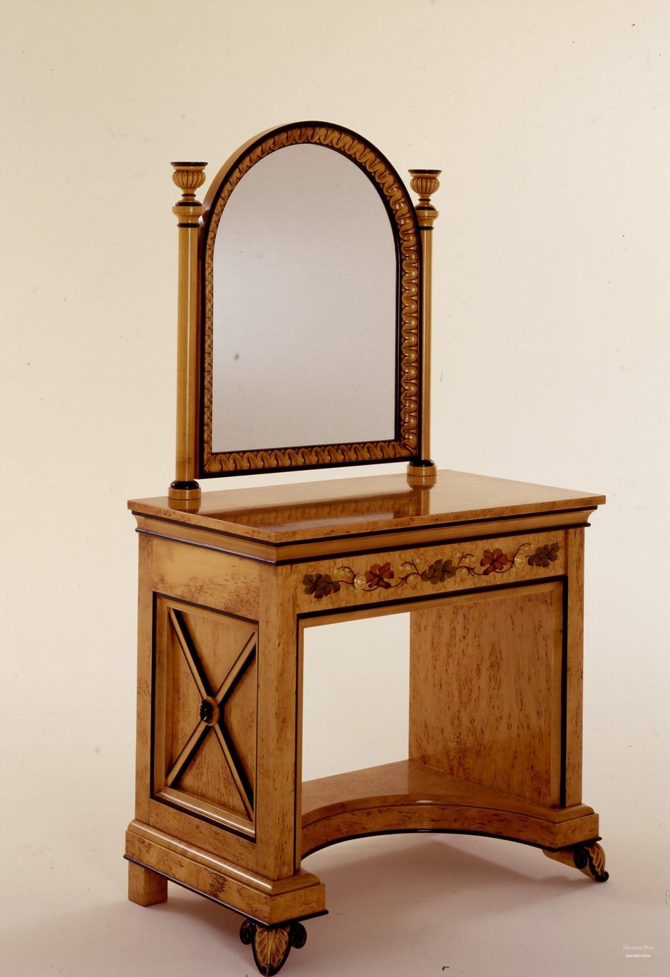 Туалетный столик натуральное дерево