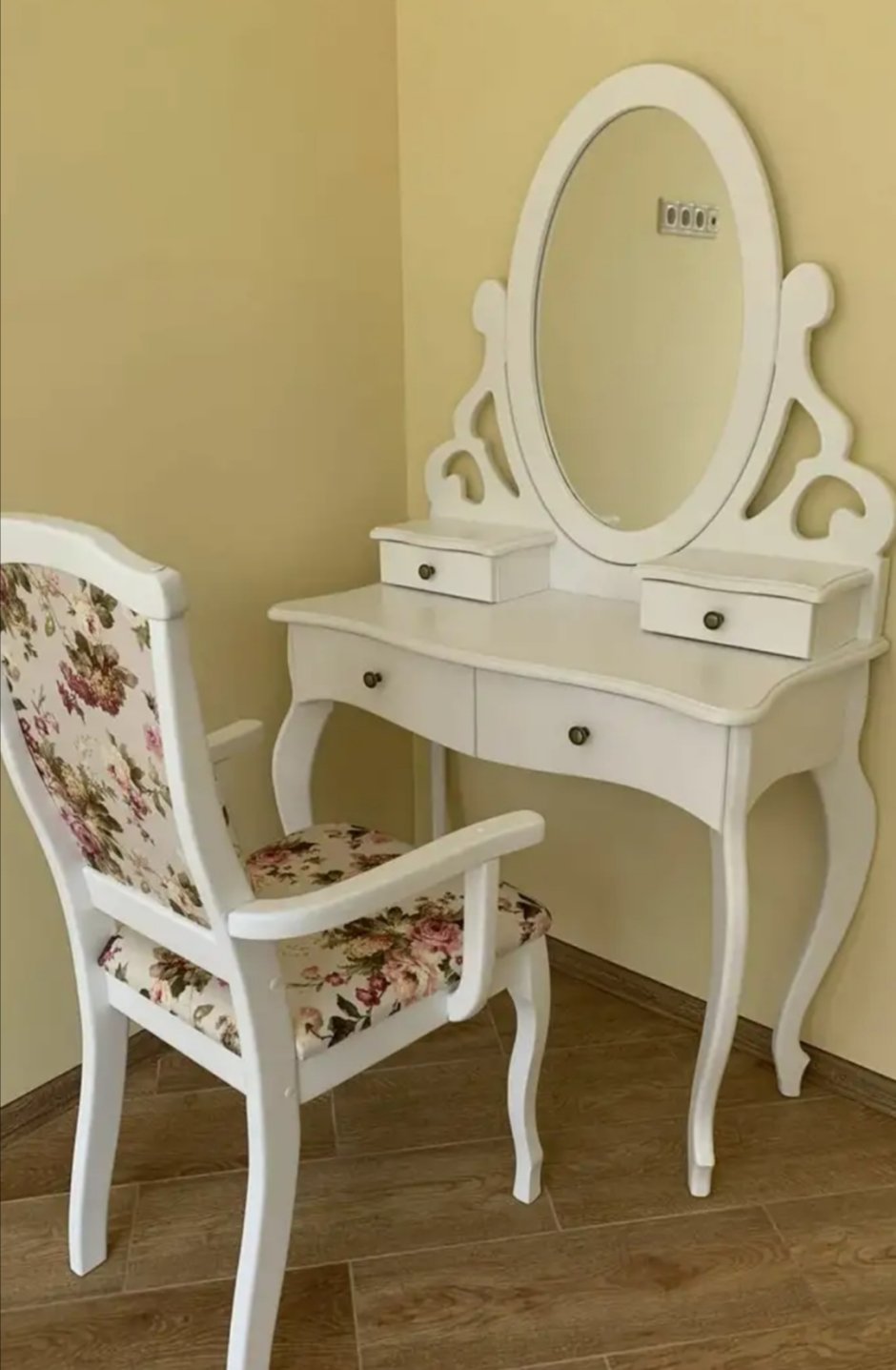 Туалетный столик Шале Тэйлор