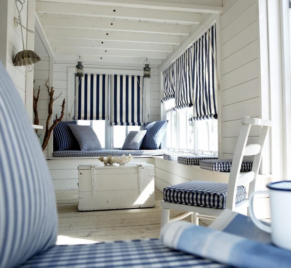 Дачная комната в морском стиле