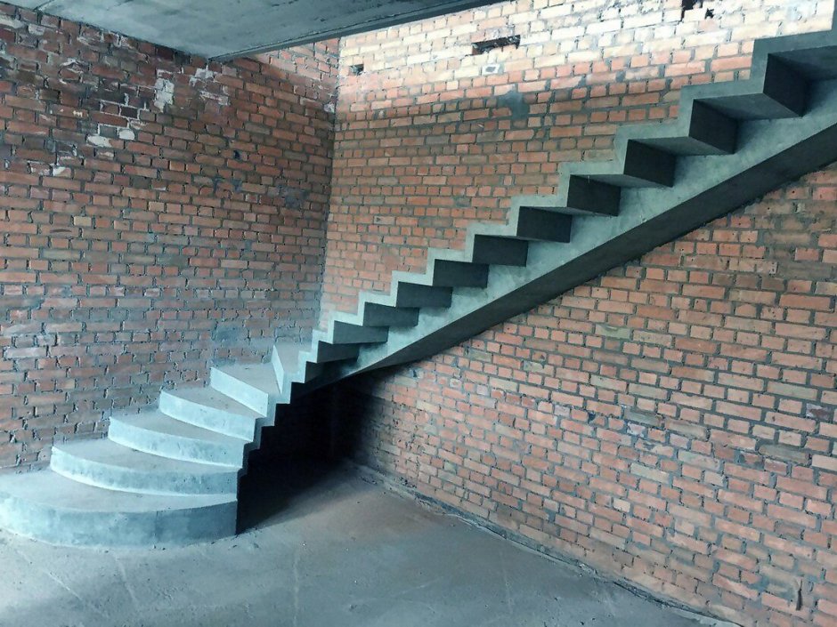 Бетонная лестница монолит
