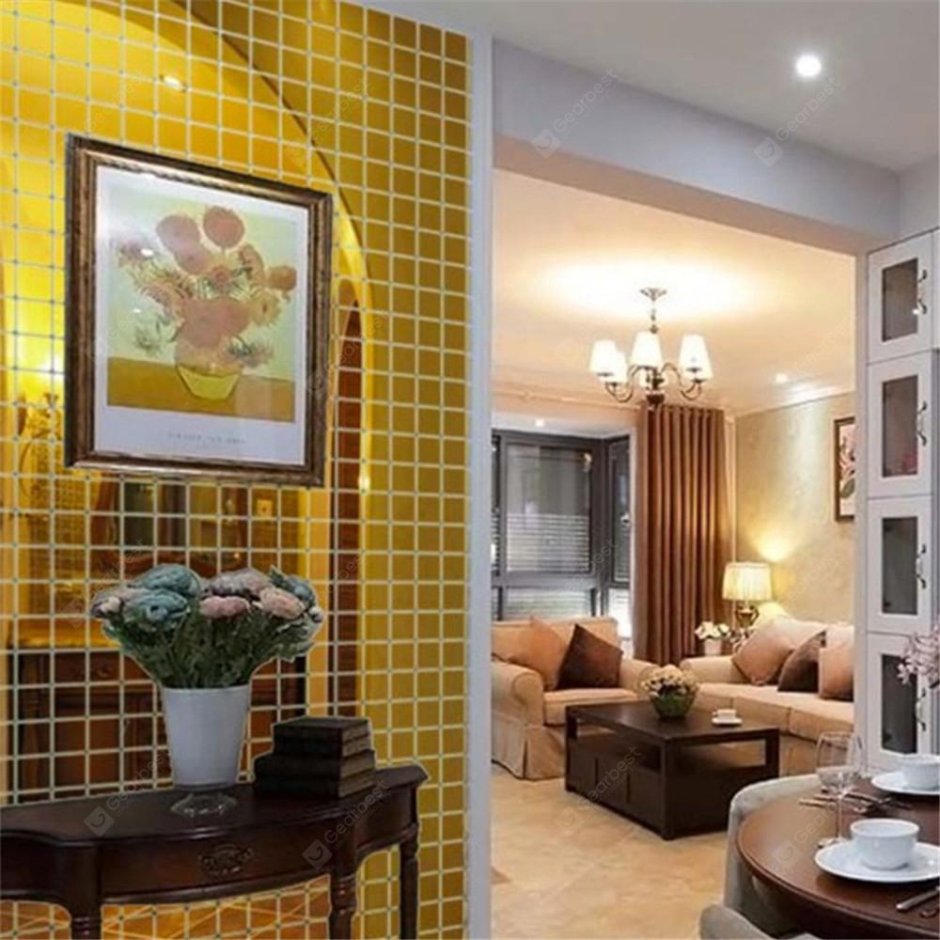 Зеркальная мозаика в интерьере гостиной