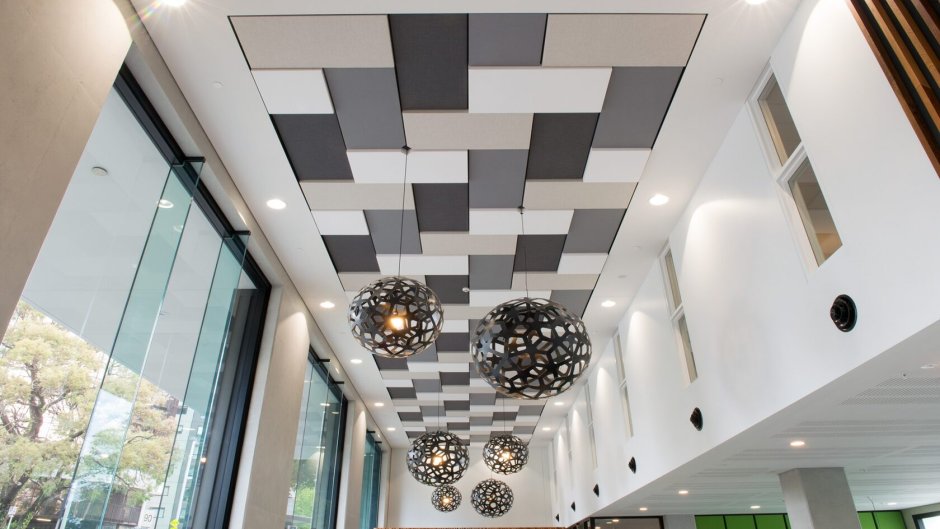 Кассетный зеркальный потолок