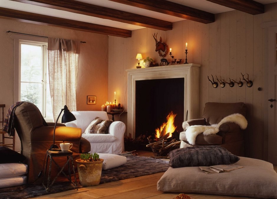 Камин со свечами в интерьере