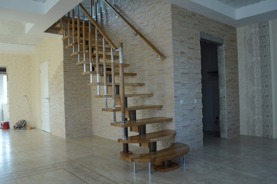 Лестница на второй этаж