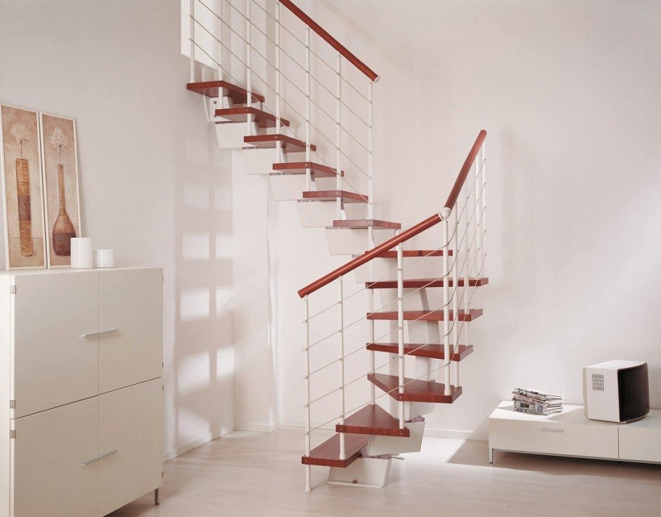 Модульная малогабаритная лестница линия-Квадро