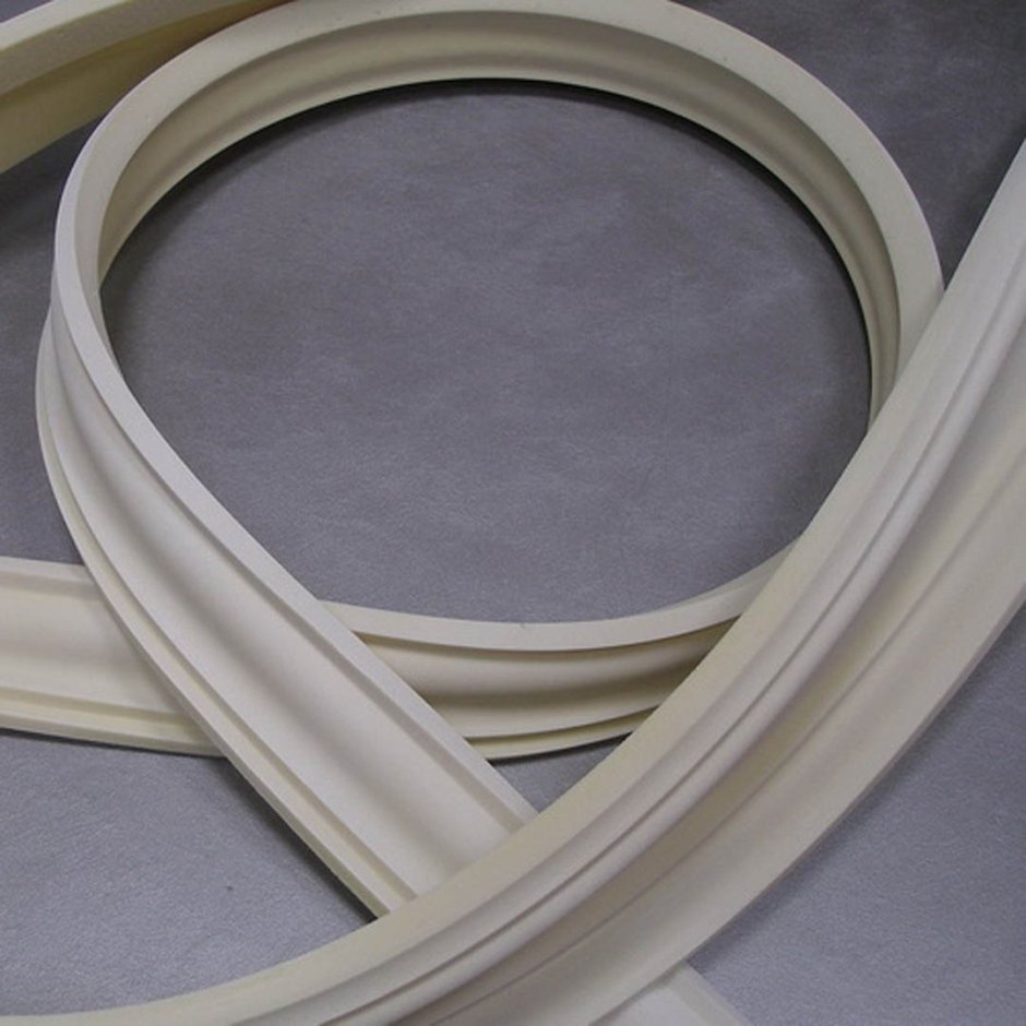 Потолочный плинтус самоклеющийся гибкий