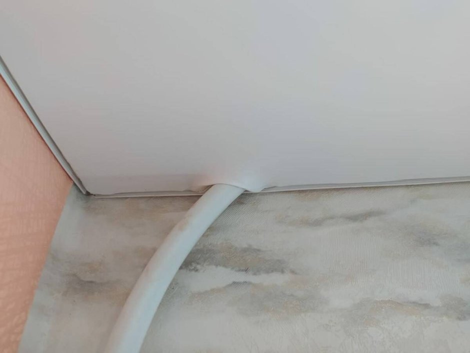 Косяки натяжных потолков