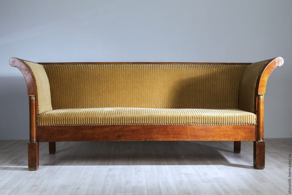 Диванчик деревянный в прихожую