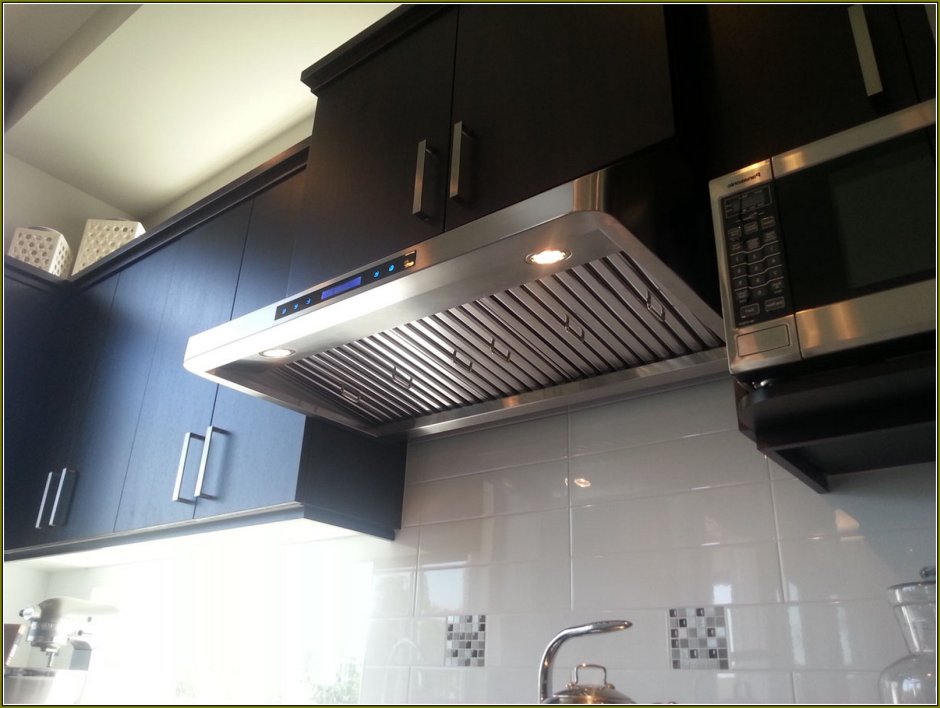 Вытяжка козырьковая 900