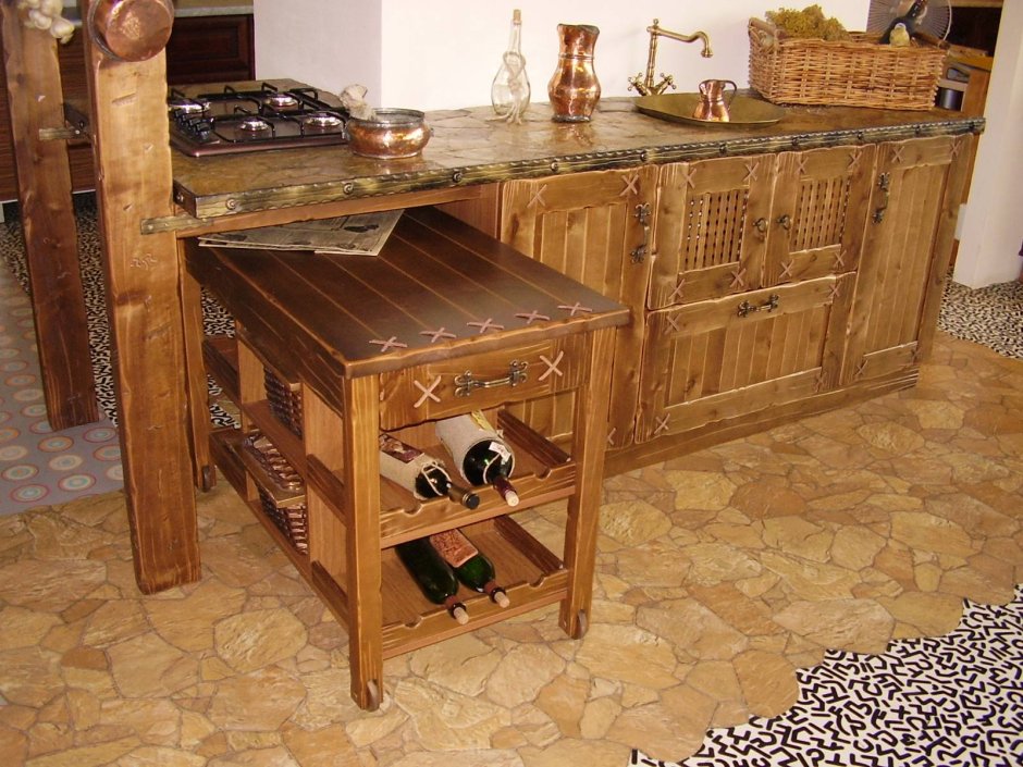 Простая кухня из дерева