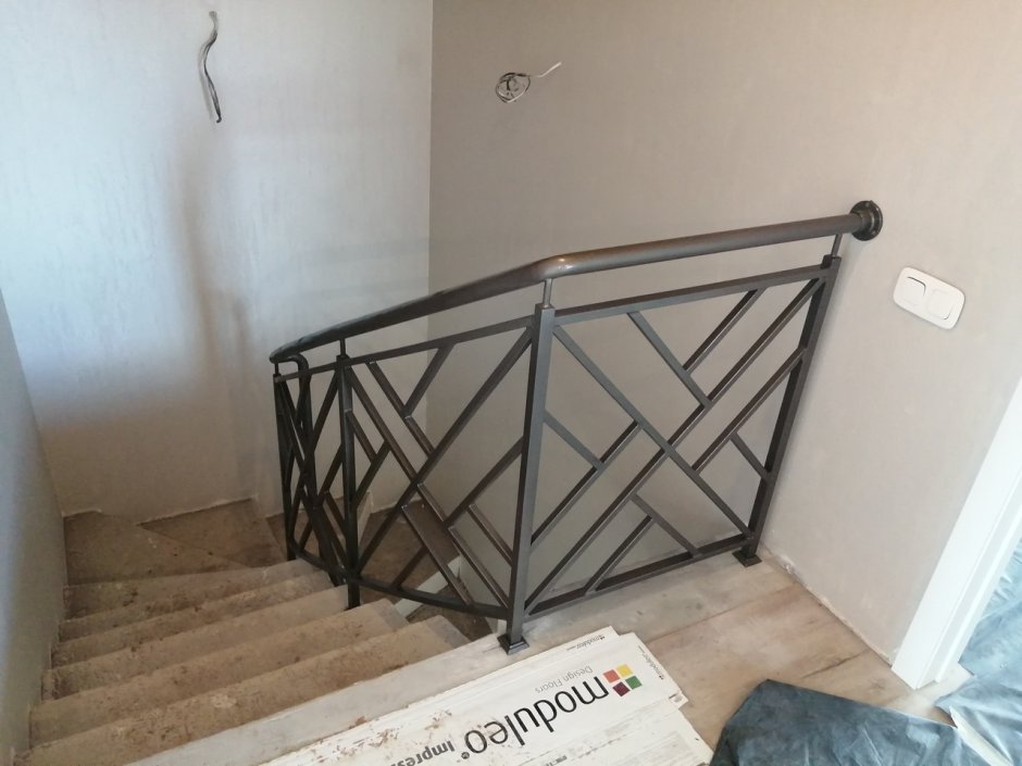 Ограждение лестницы из профильной трубы 40х20