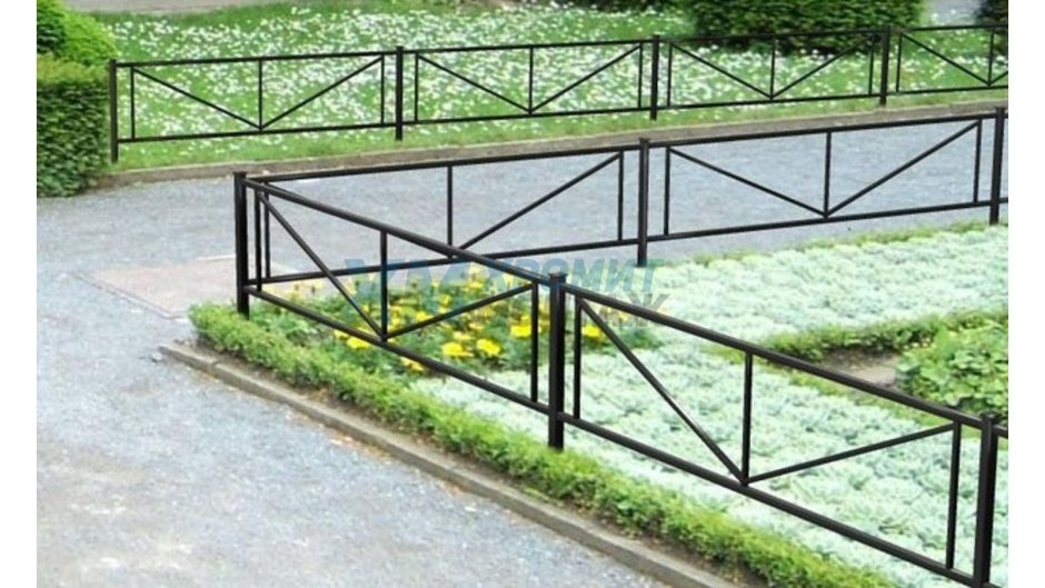 Ограждение газонов во дворах