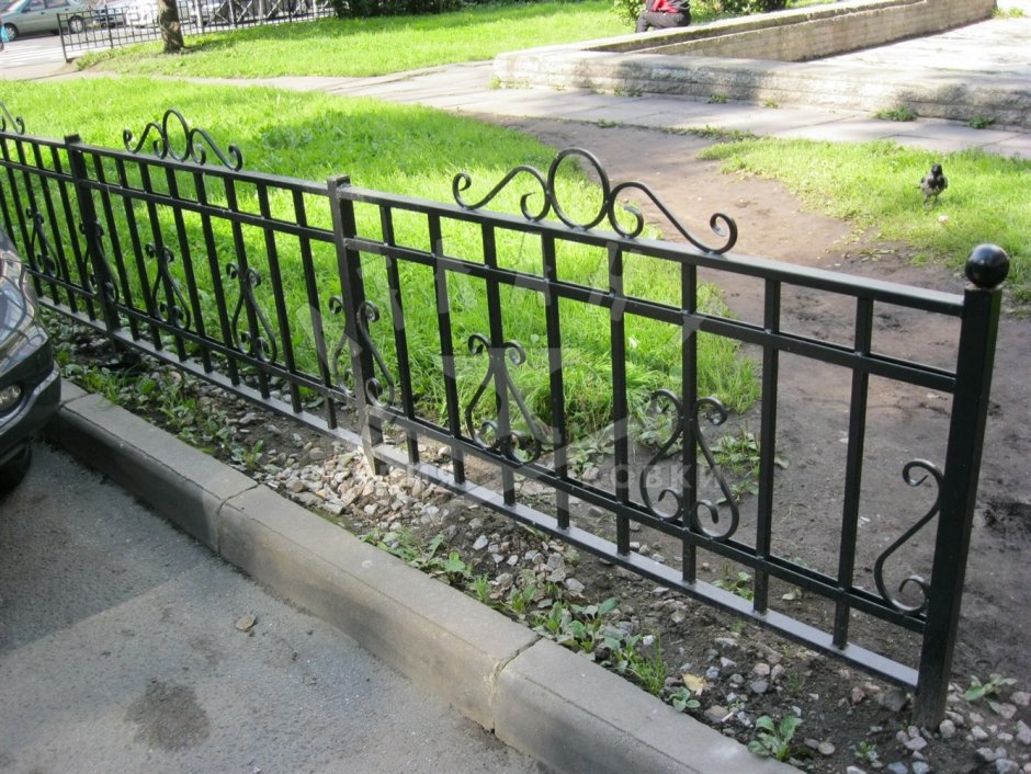 Металлическая ограда для палисадника