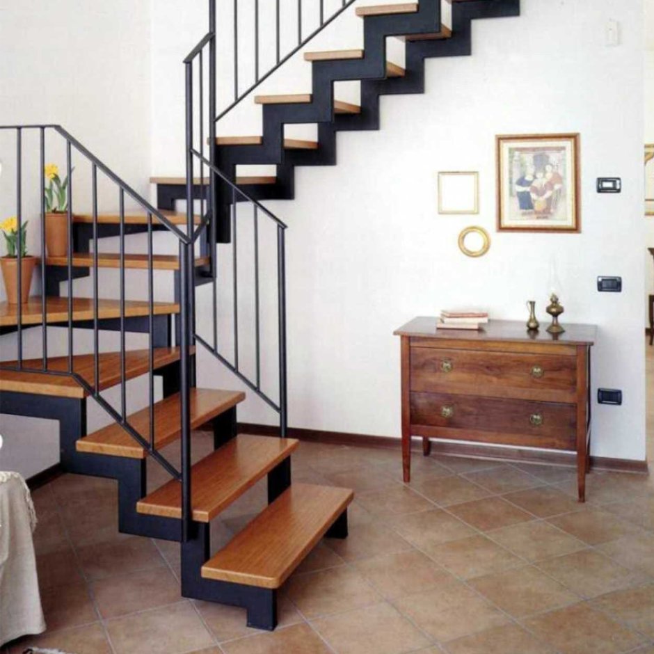 Лестница на металлическом каркасе