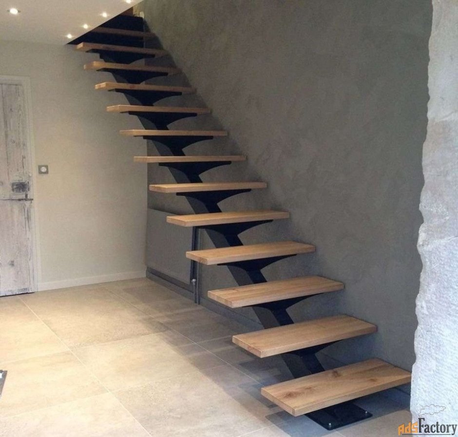 Одномаршевая лестница на монокосоуре