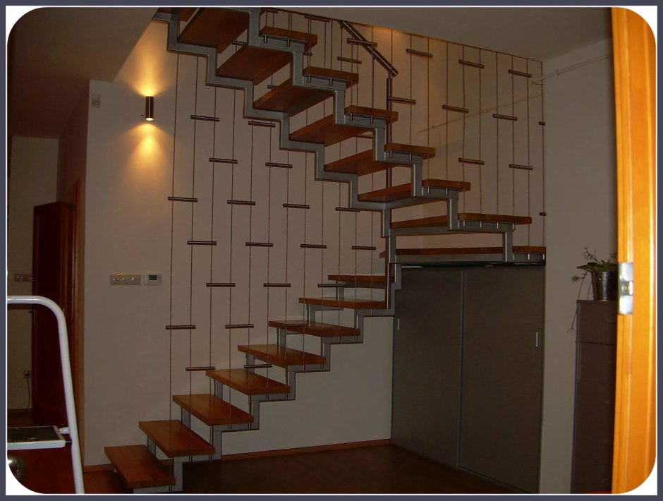 Лестница металл 40на40