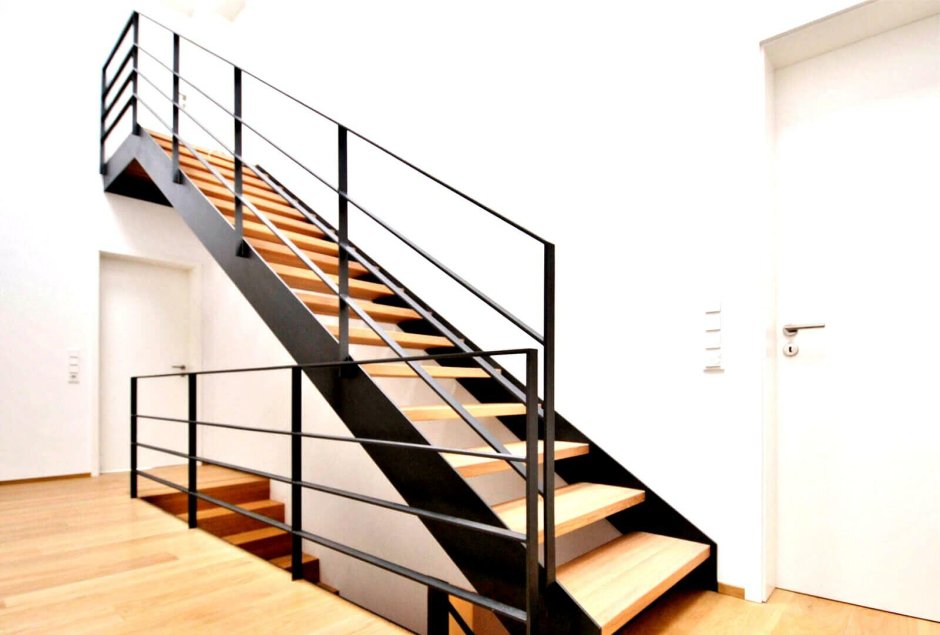 Лестница на 2 косоурах лофт