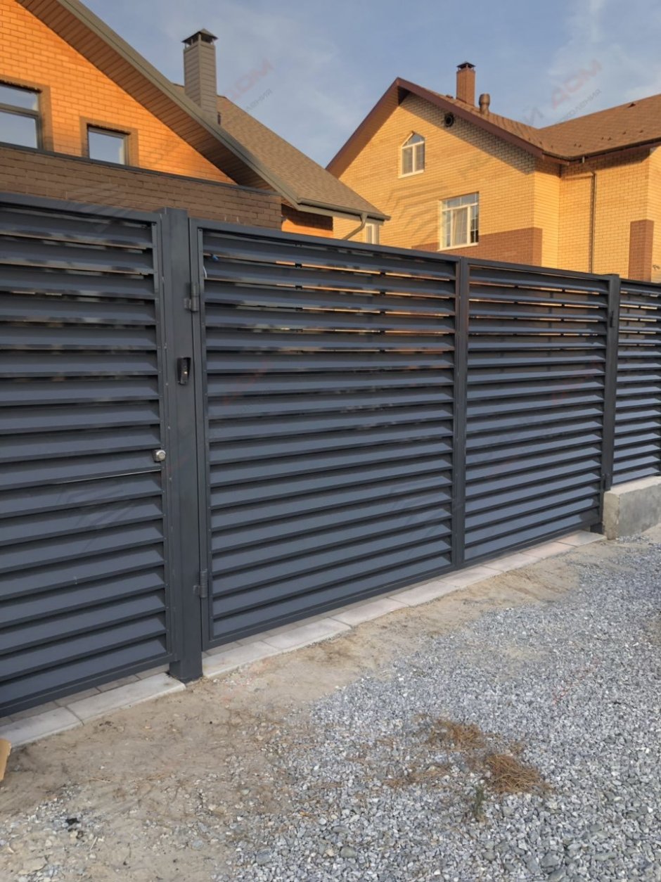 Забор жалюзи 7024 серый графит