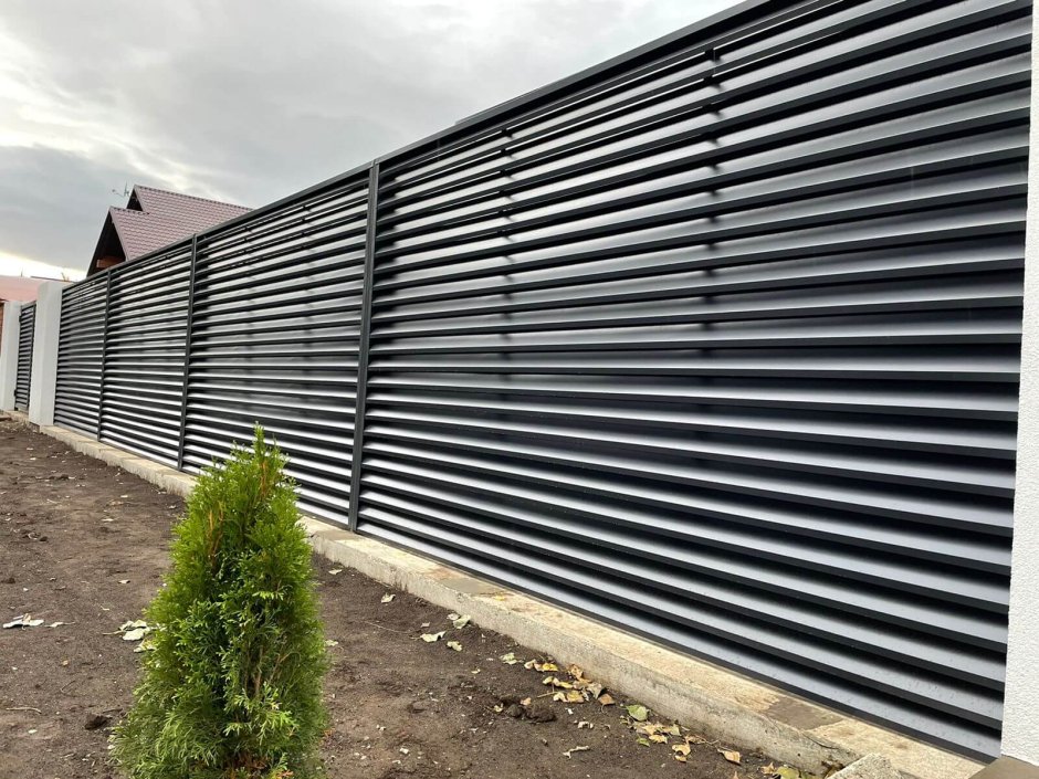 Забор жалюзи рал 7024