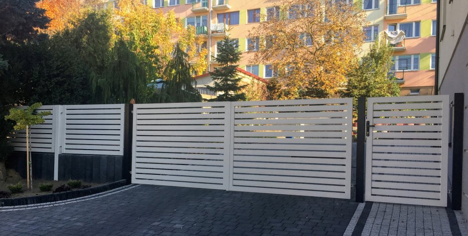 Ворота из жалюзи забора