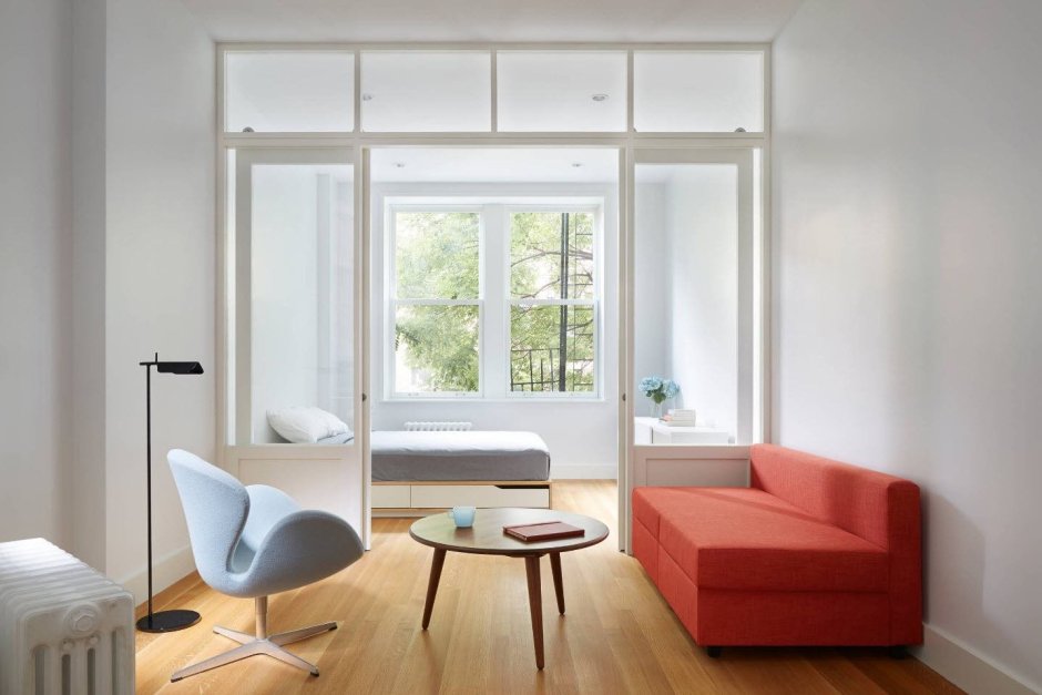 Окно в стене между комнатами