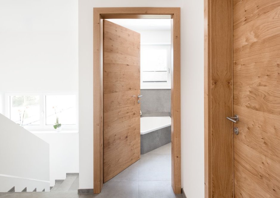 Деревянные двери в скандинавском стиле