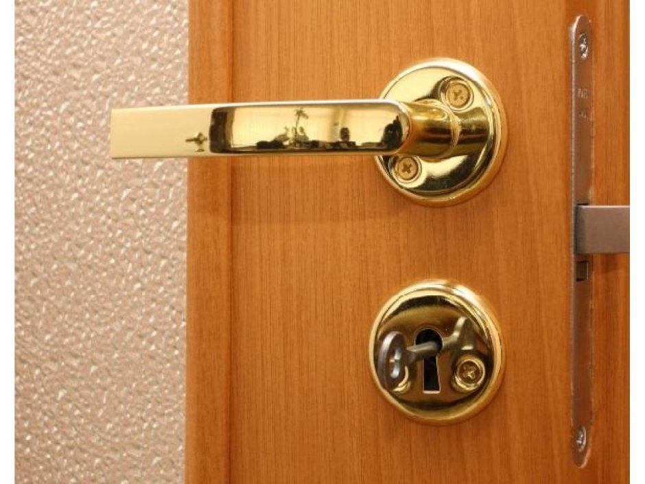 127140 Профиль дверного притвора