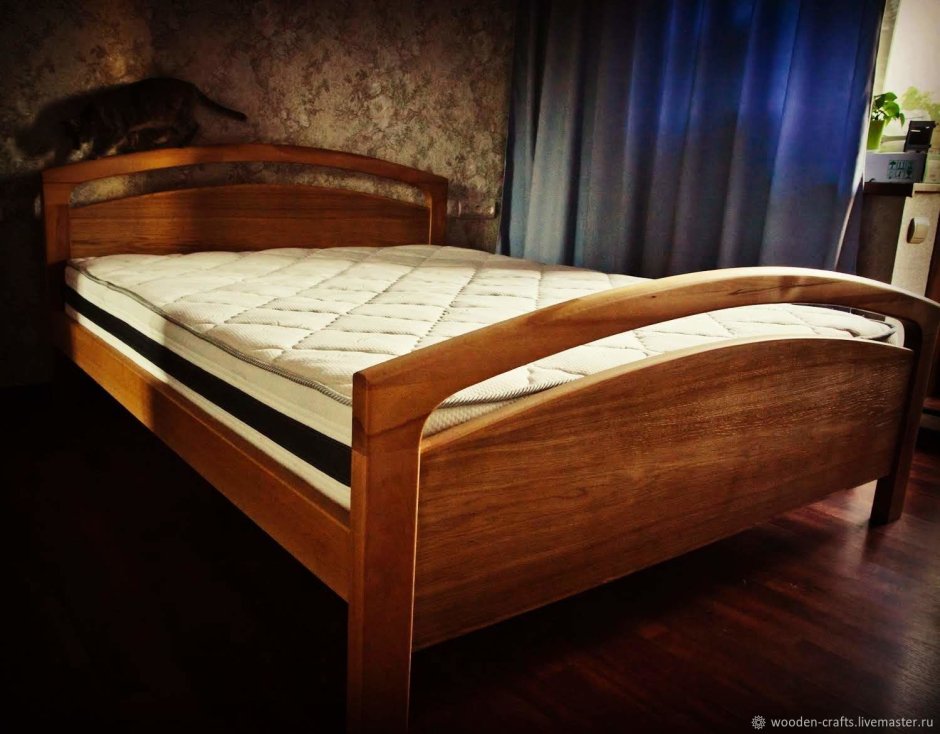 Кровать двуспальная из массива