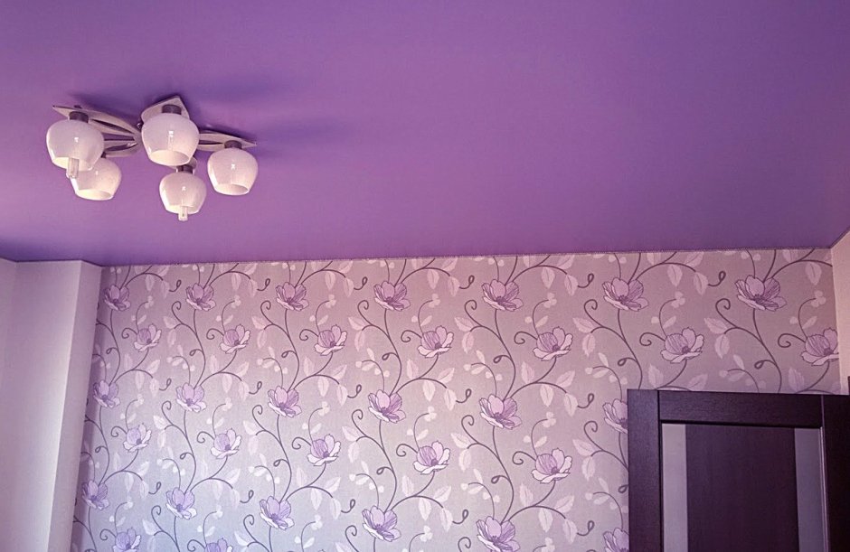 Фиолетовый потолок