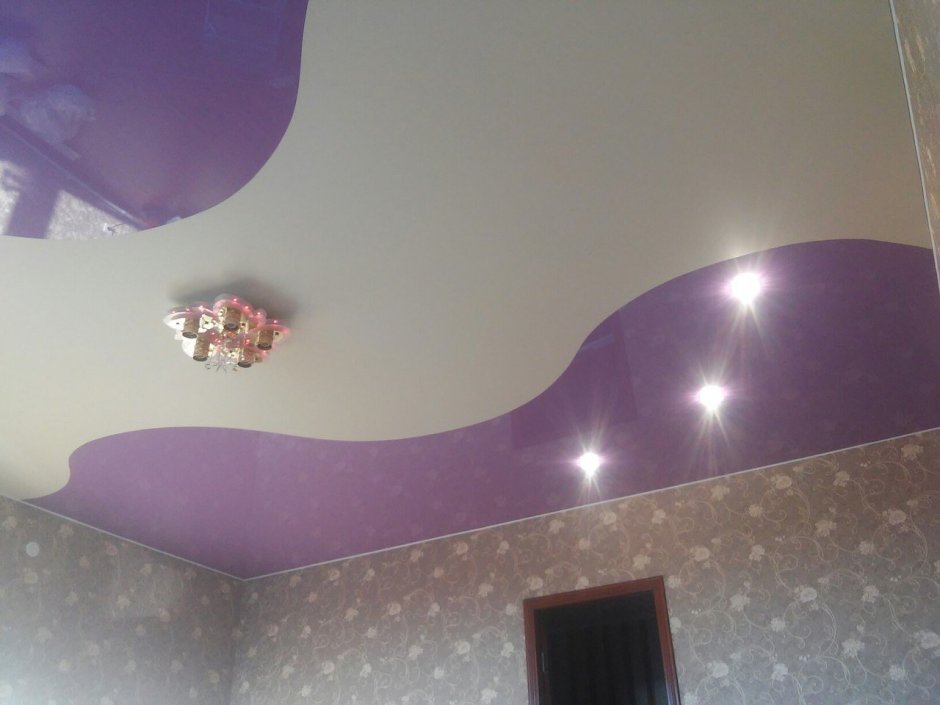 Натяжные потолки сиреневого цвета