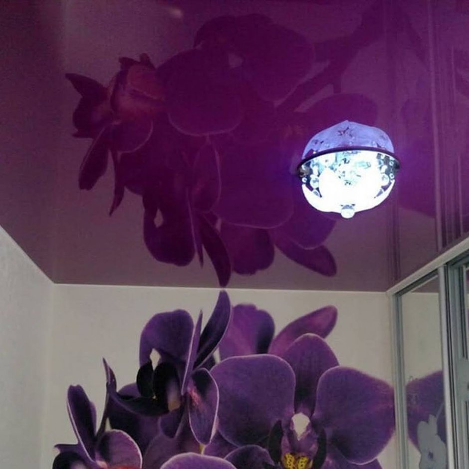 Фиолетовый матовый натяжной потолок