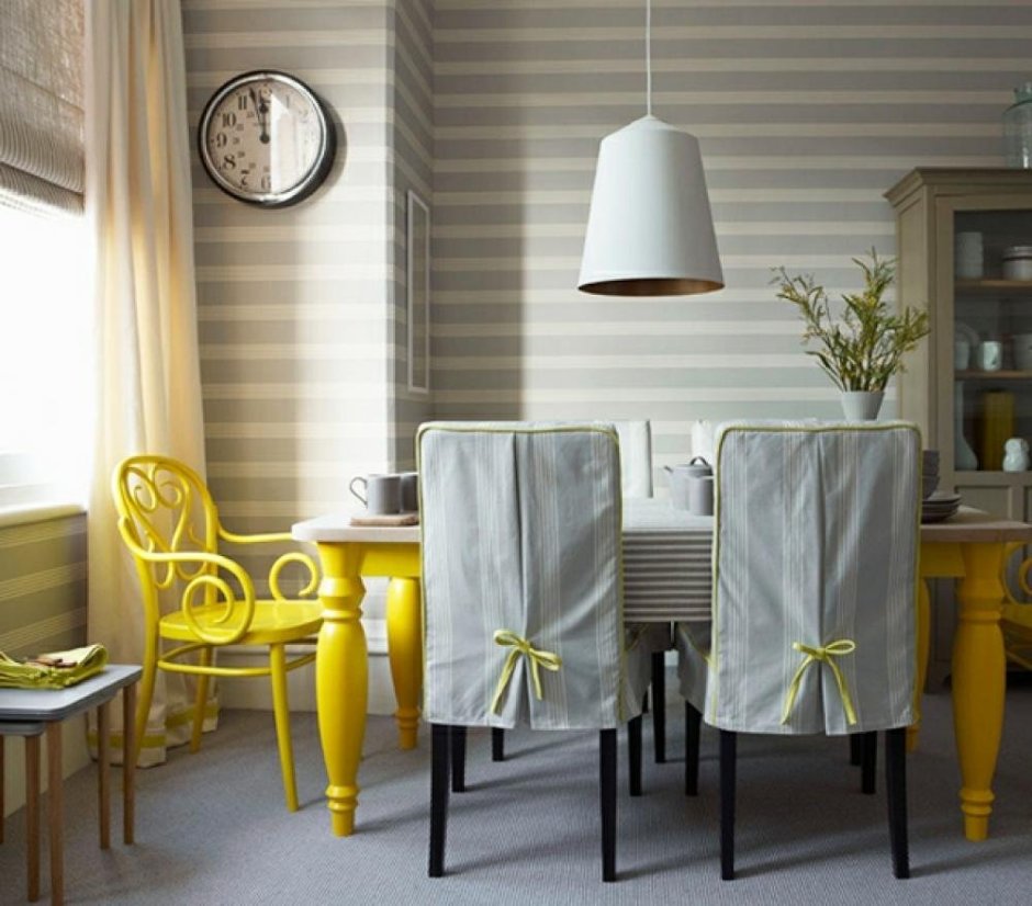 Полосатые стулья в интерьере