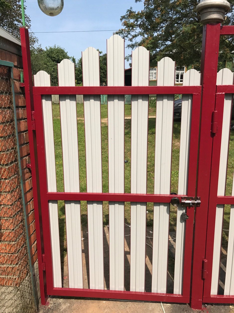 Калитка из штакетника металлического