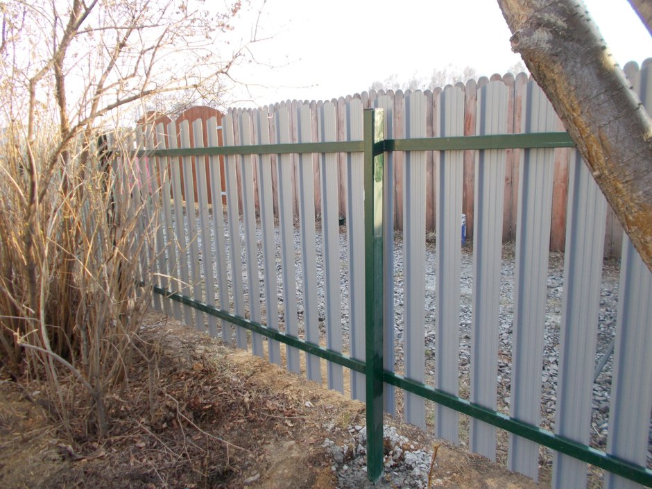 Забор из евроштакетника 1.20